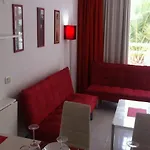 Ponderosa Hotel *