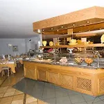 Ponderosa Hotel *
