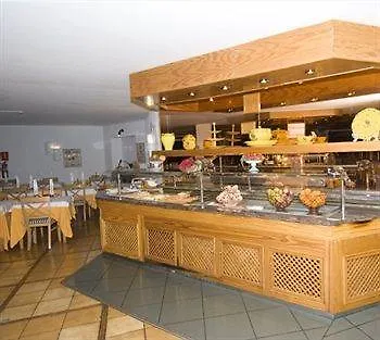 Ponderosa Hotel *